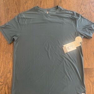 NWT Vuori Men's Deep Sea Strato Tech Tee XL